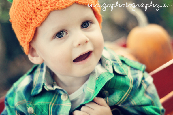 child-photos-pumpkins